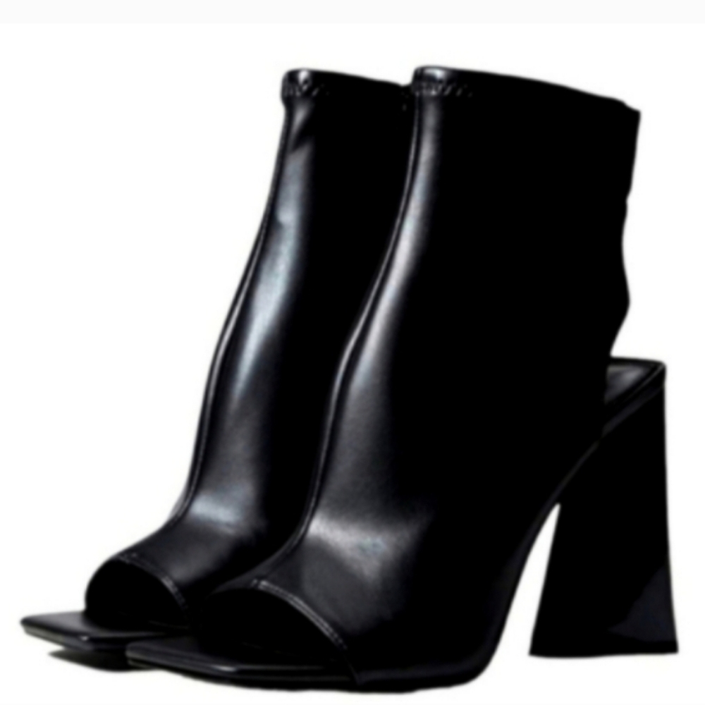 Steve Madden Women's Leather Transfer Boot Pump SIZE- 8